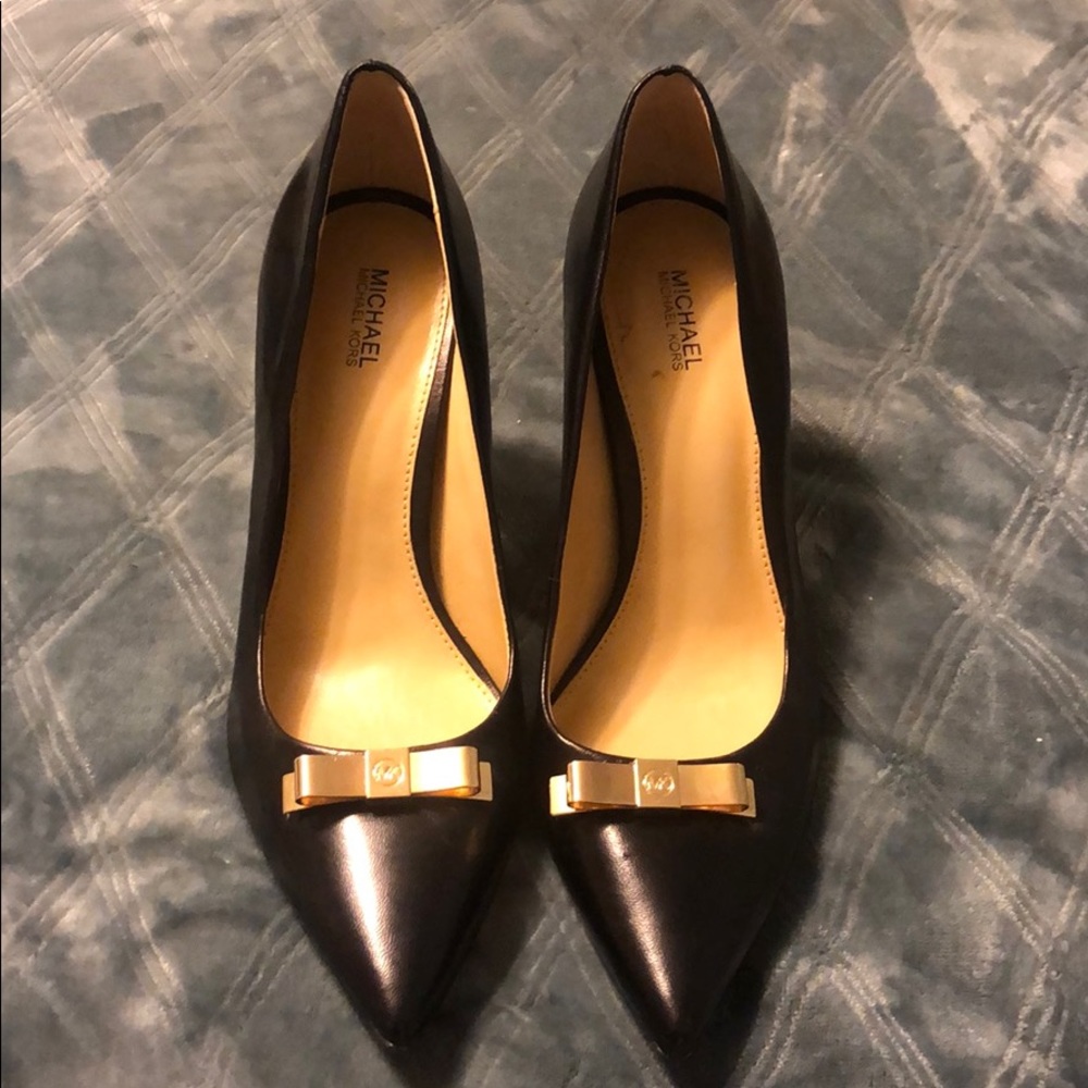 Michael Kors Leather Pumps